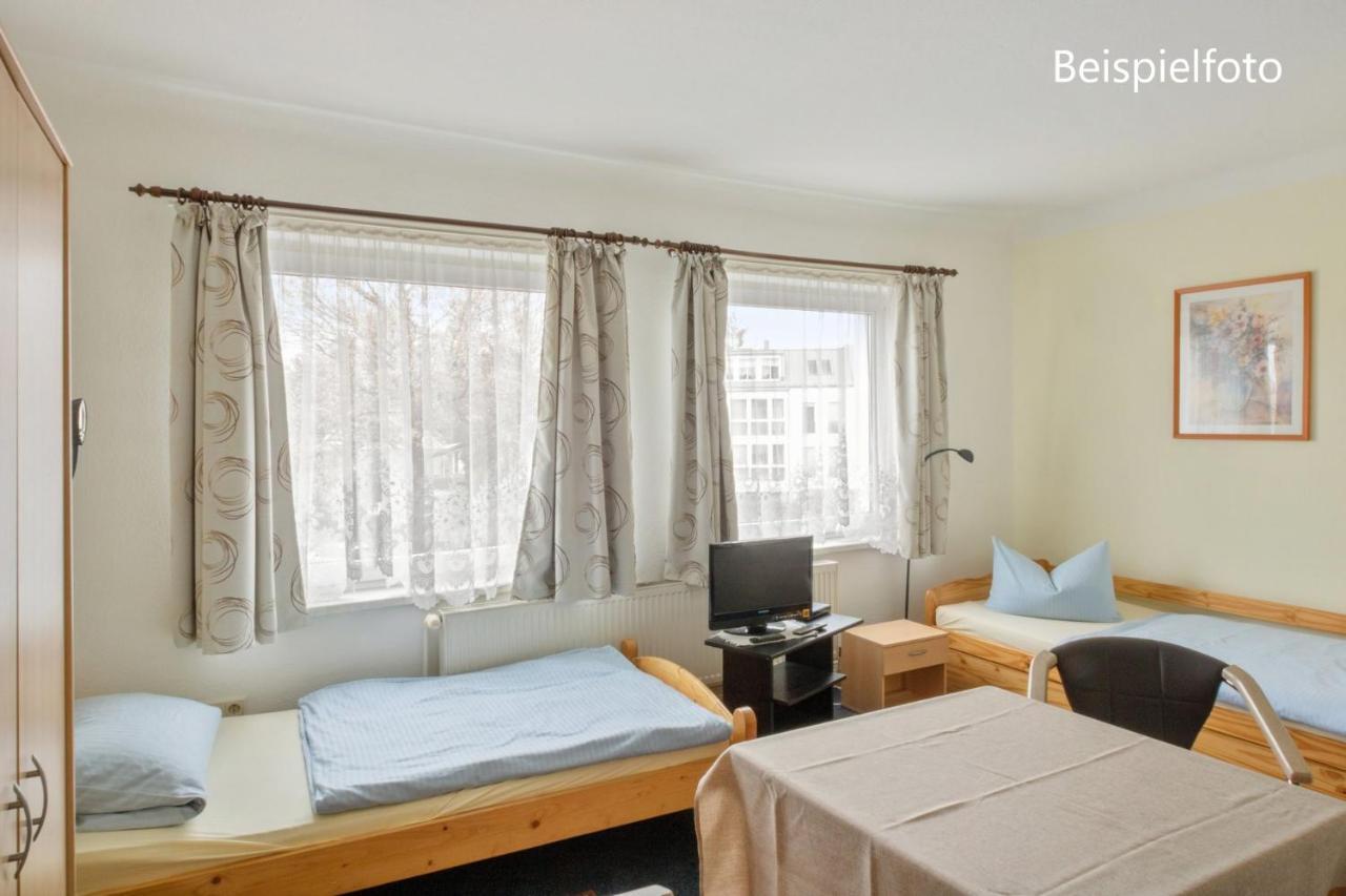 Pension Gp3, Zimmer Mit Kochnische Und Duschbad Vor Den Toren Berlins Dallgow-Doeberitz Exterior photo